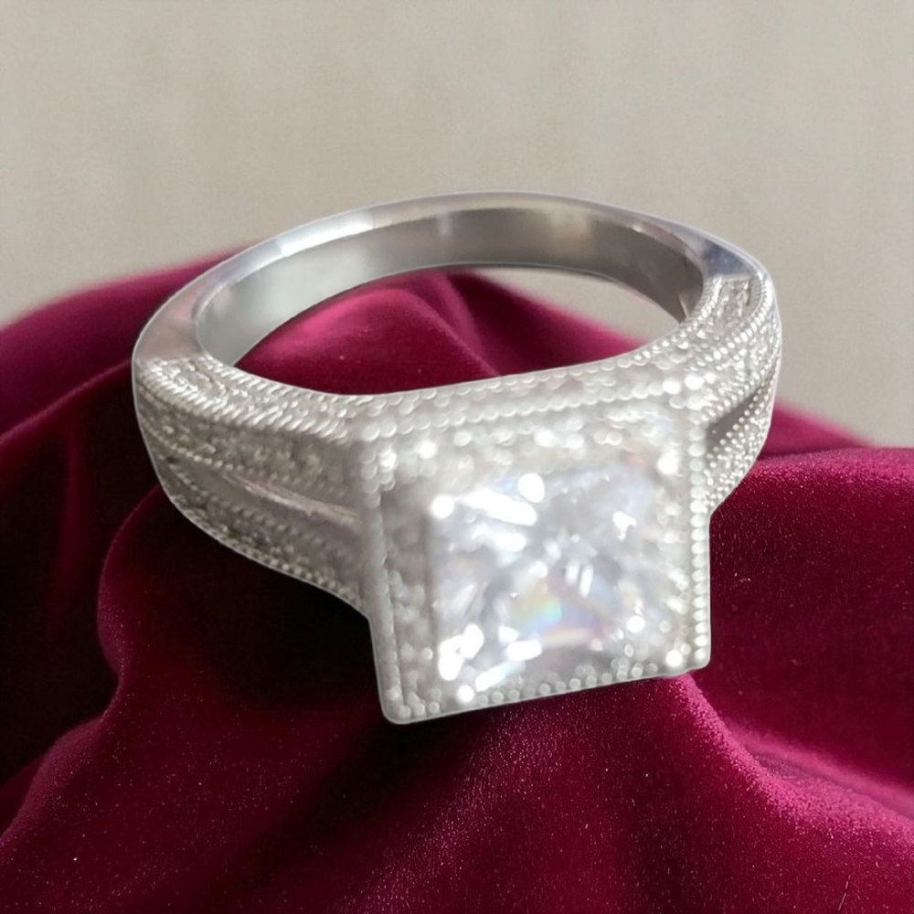 Silver And CZ Women's Ring